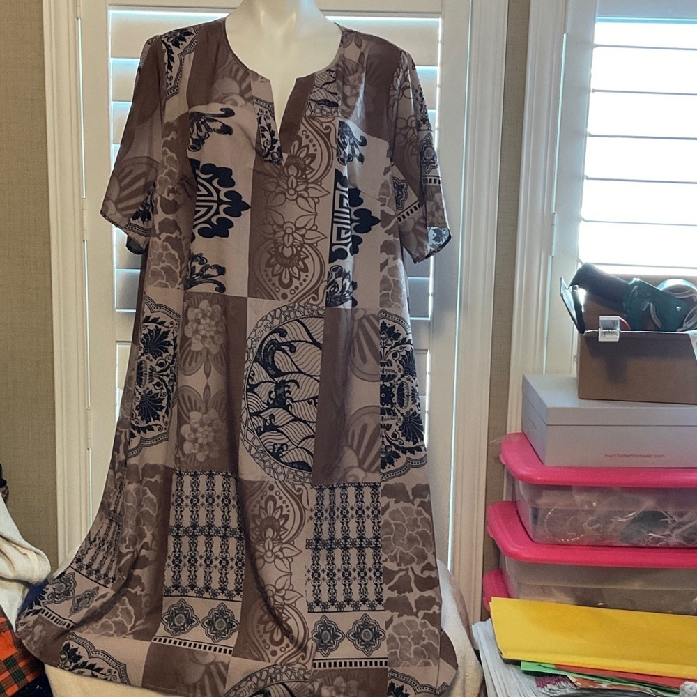 SHEIN Brown and Black Geometric Midi Dress